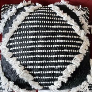 Brand new Allen Roth black and white throw pillow